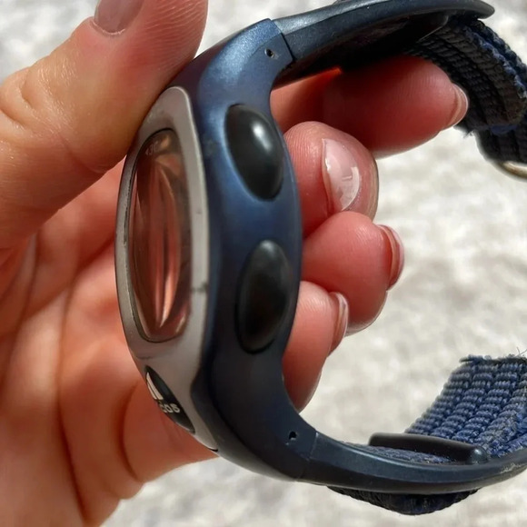 Adidas watch - Picture 8 of 9